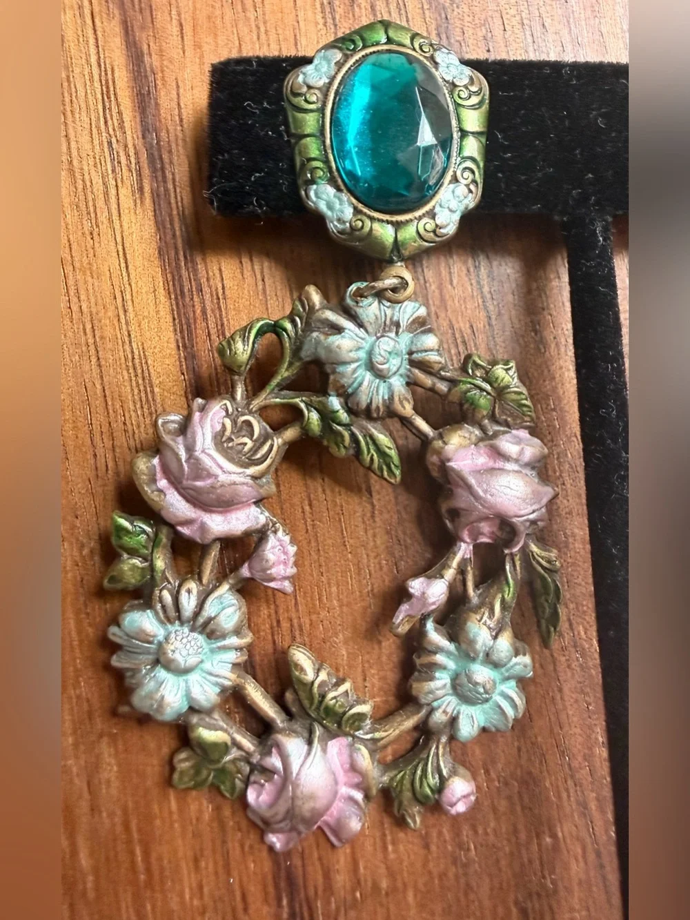 VTG Unsigned Banana Bob Art Deco Style Floral Clip On Earrings Rose Rhinestone